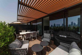 Amazing Penthouse on Gordon Beach 8 guests